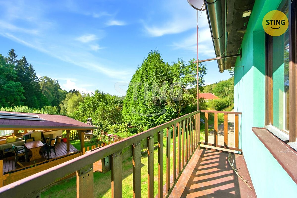 Prodej rodinného domu 200 m², pozemek 1050 m² – fotografie 4
