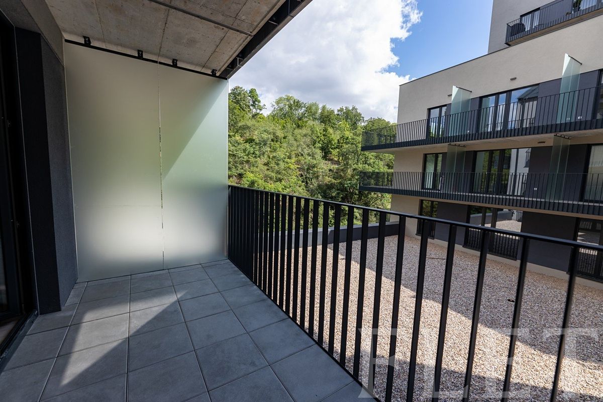 Pronájem bytu 1+kk 36 m² – fotografie 3