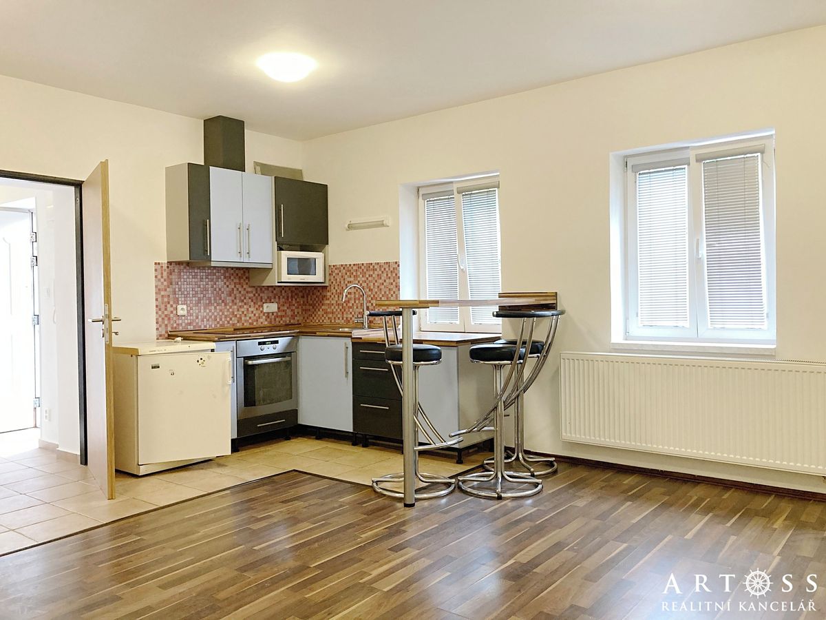 Pronájem bytu 1+kk 32 m²