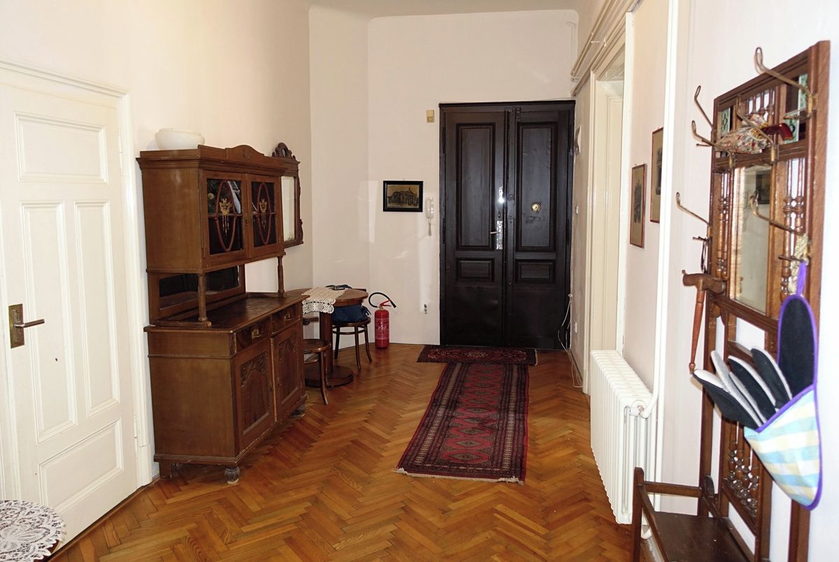 Pronájem bytu 4+1 145 m² – fotografie 2