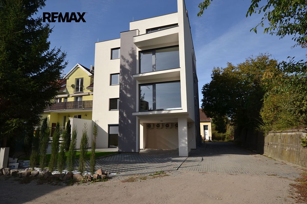 Pronájem bytu 2+kk 68 m²