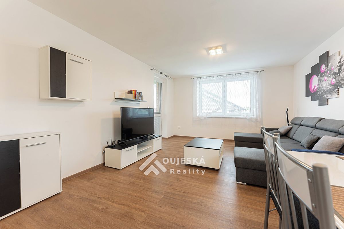 Pronájem rodinného domu 101 m², pozemek 797 m² – fotografie 2