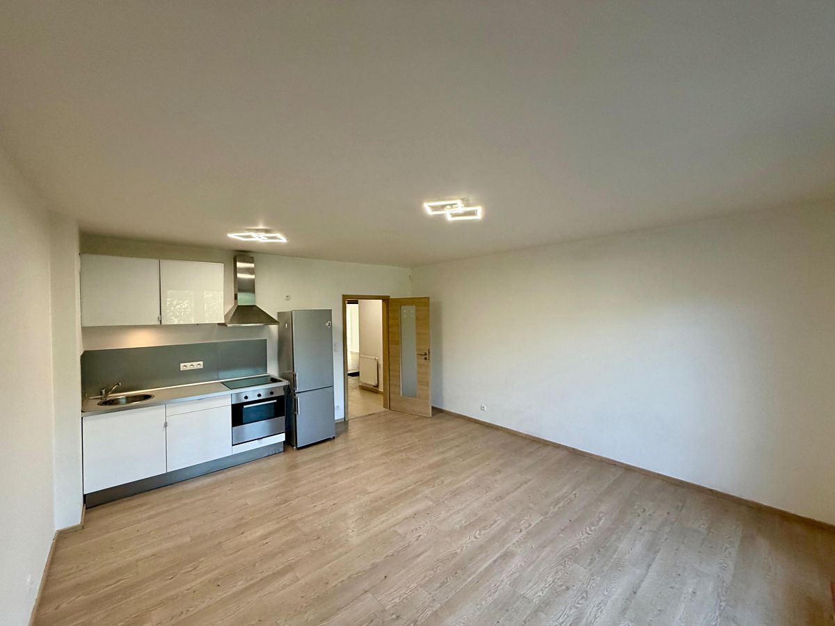 Prodej bytu 1+kk 38 m², Praha – fotka 1 z 3