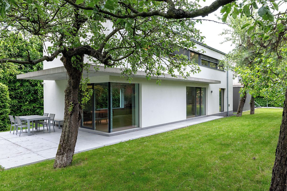 Prodej rodinného domu 166 m², pozemek 976 m² – fotografie 2