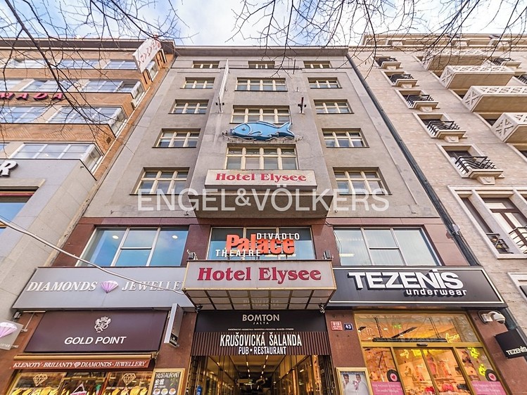 Комерційне приміщення в оренду, 148 м² (1 з 10)