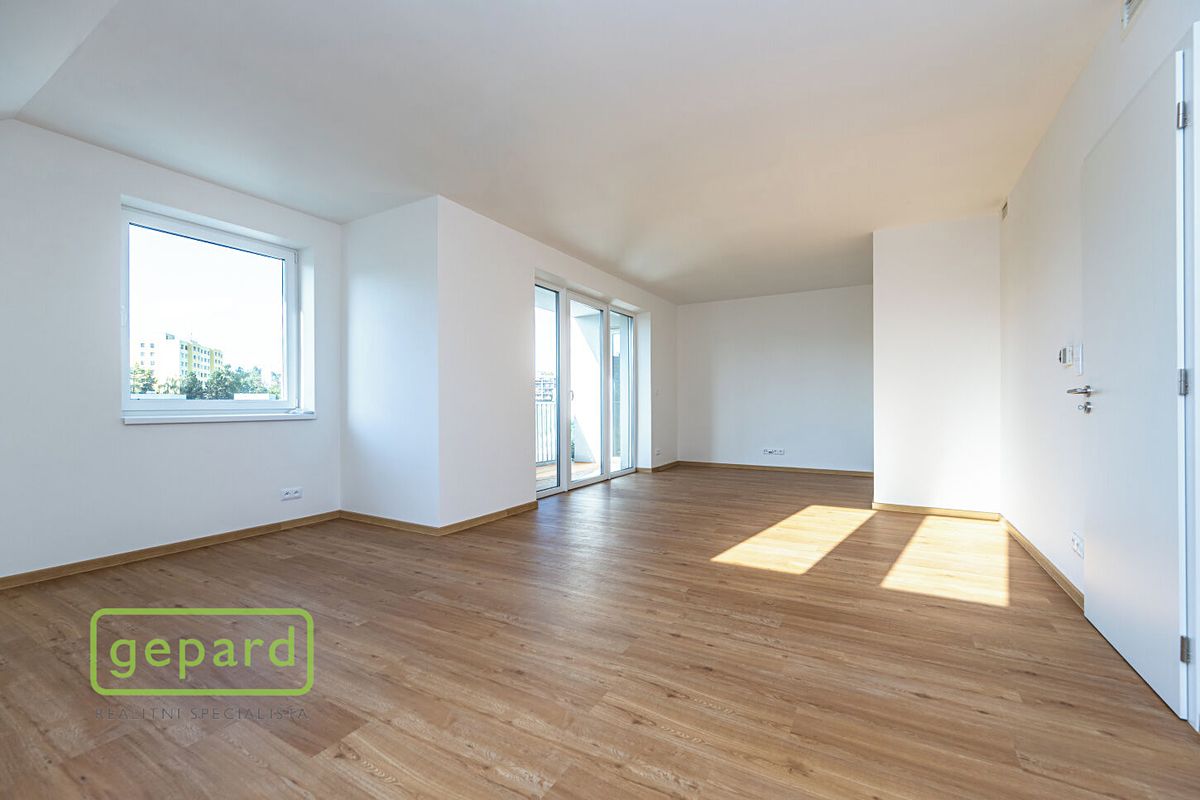 Prodej bytu 6 pokojů a více 159 m² – fotografie 3