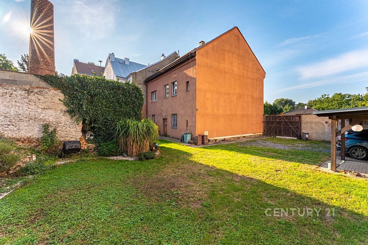 Prodej rodinného domu 280 m², pozemek 297 m² – fotografie 3