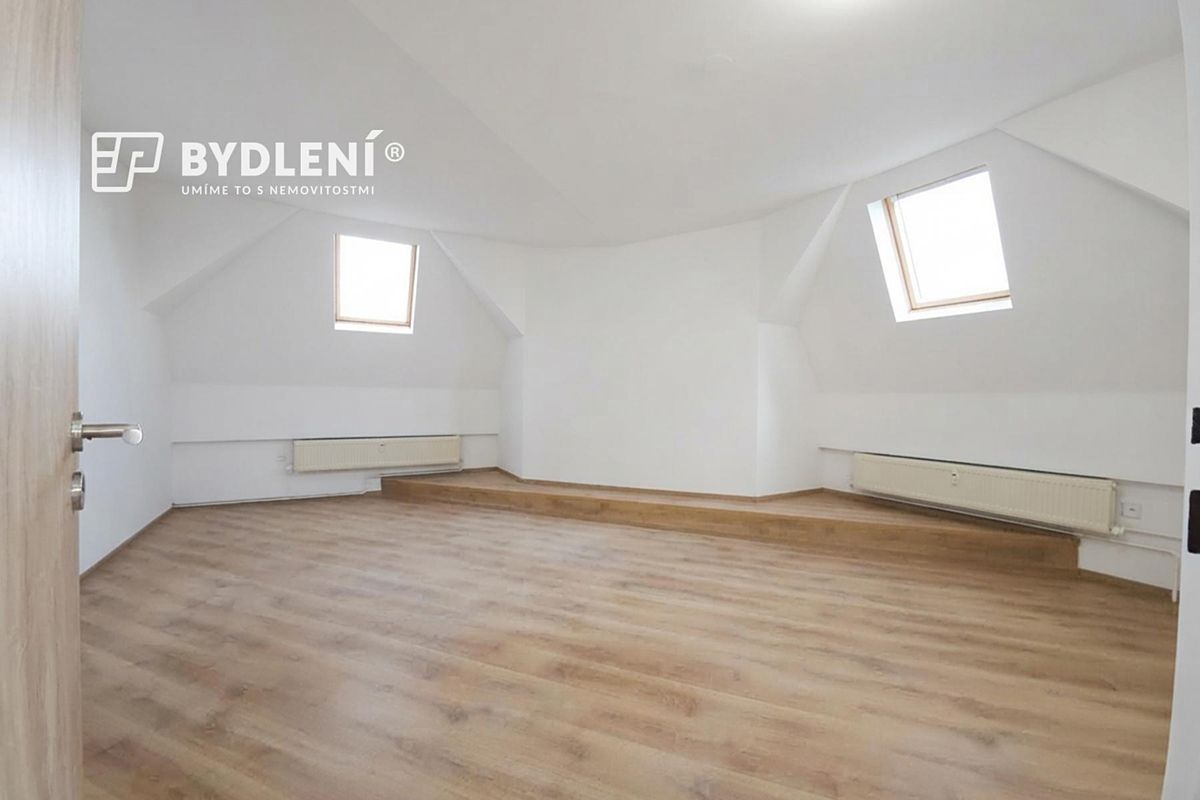 Pronájem bytu 4+1 118 m² – fotografie 3