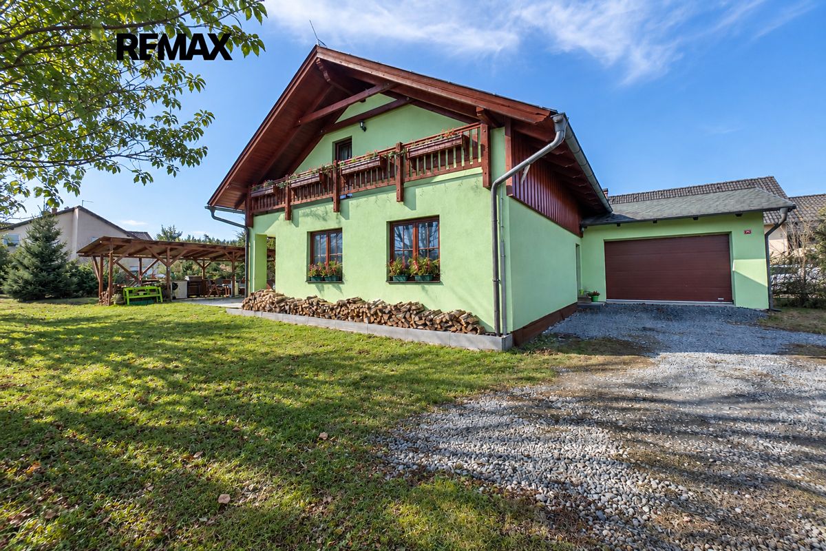Prodej rodinného domu 286 m², pozemek 1078 m² – fotografie 4