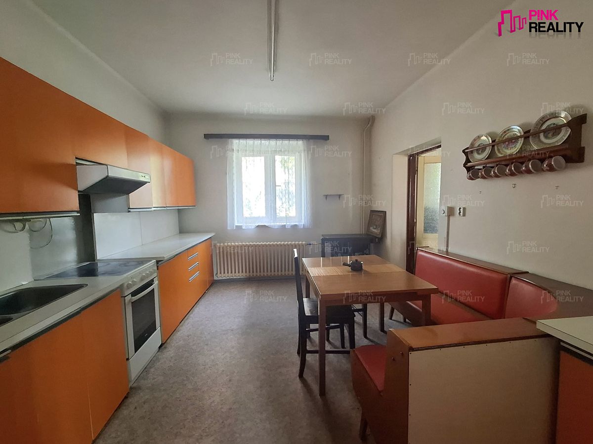 Prodej rodinného domu 129 m², pozemek 576 m² – fotografie 2
