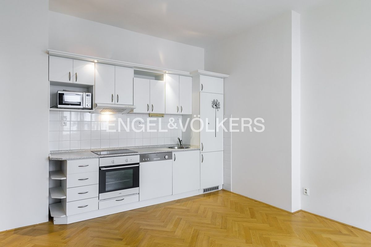 Pronájem bytu 2+kk 48 m² – fotografie 2