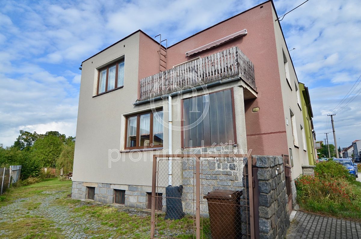 Prodej rodinného domu 270 m², pozemek 1909 m² – fotografie 2