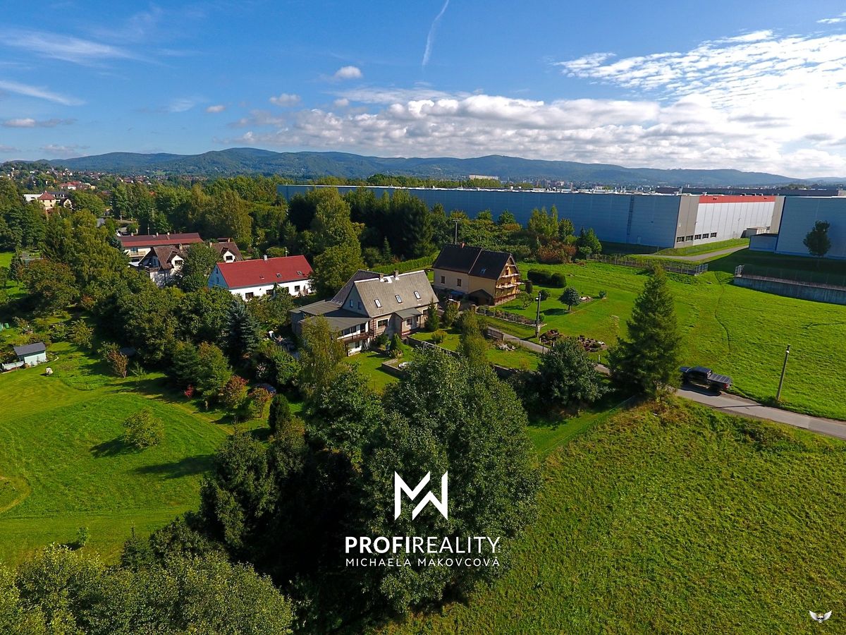 Prodej rodinného domu 280 m², pozemek 872 m²