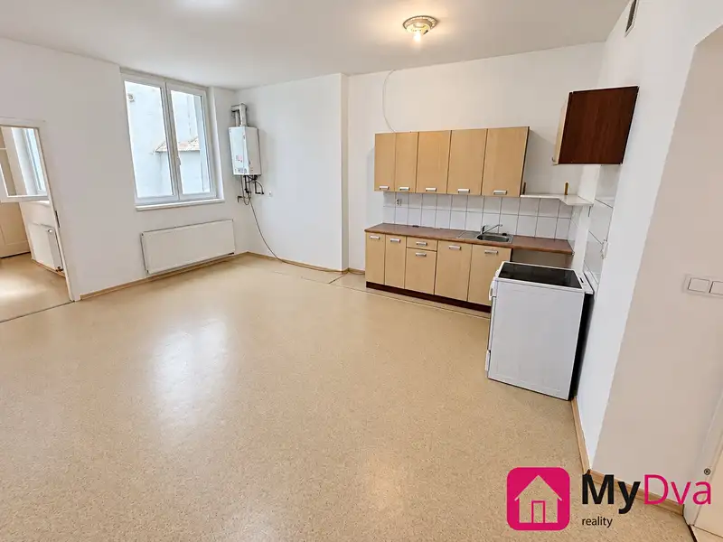 Pronájem bytu 2+1 75 m², Znojmo – náhled fotky 3