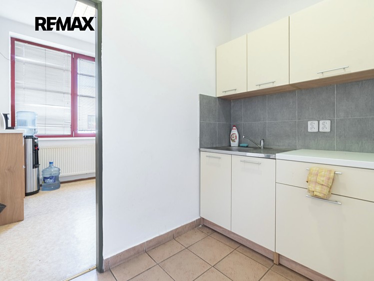 Комерційне приміщення в оренду, 250 м² (7 з 19)
