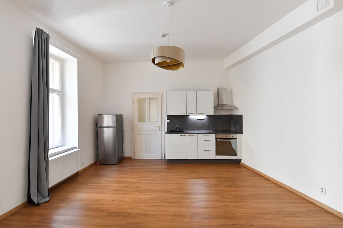 Pronájem bytu 1+kk 35 m² – fotografie 3