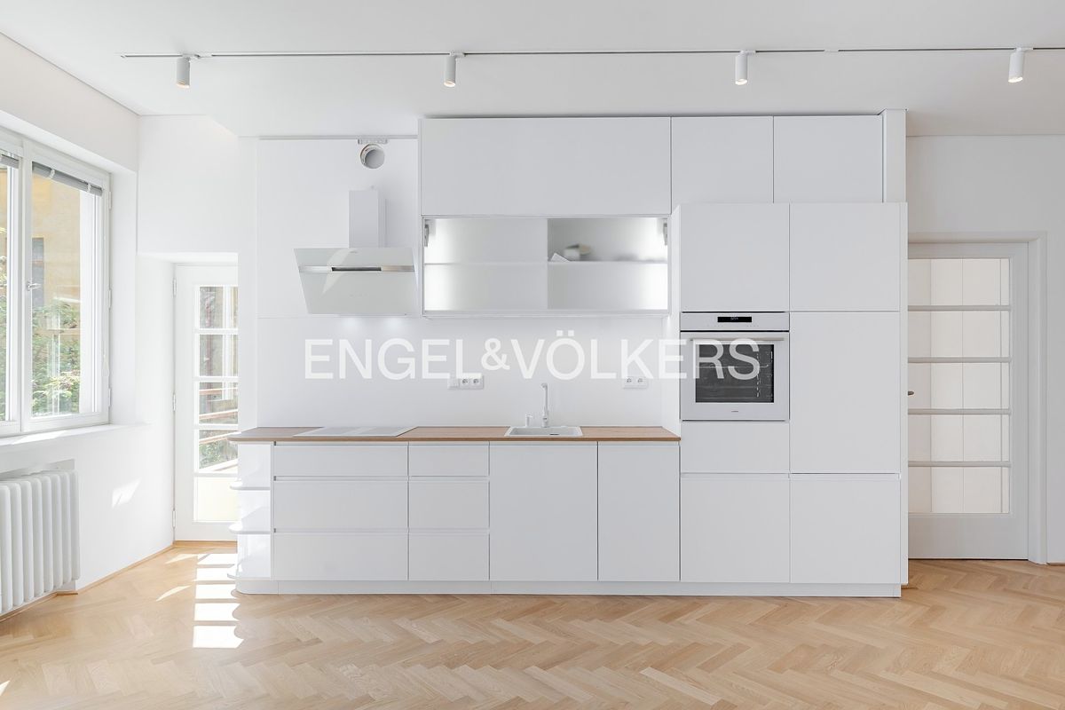 Pronájem bytu 2+kk 67 m² – fotografie 2