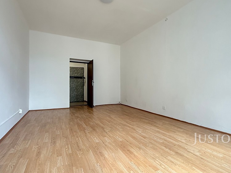 Pronájem bytu 2+1, 80 m² (4 z 11)