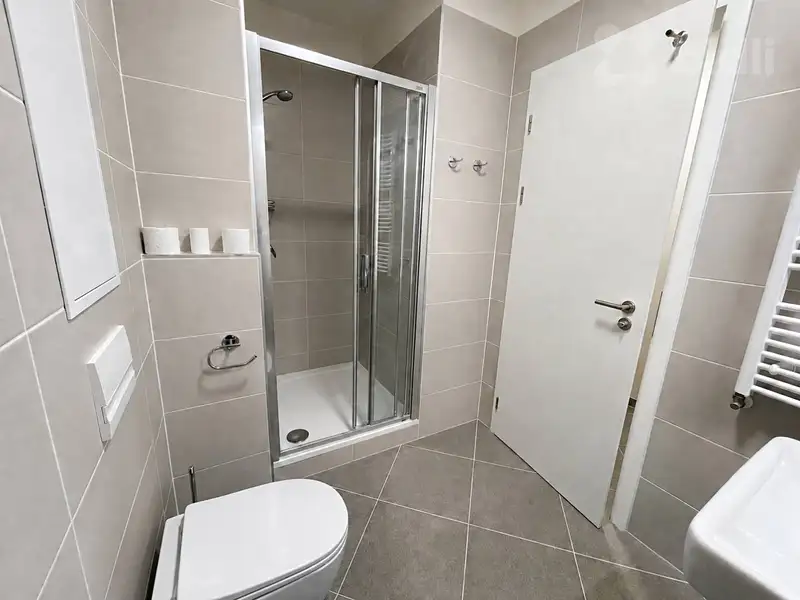 Prodej bytu 1+kk 34 m², Praha – náhled fotky 2