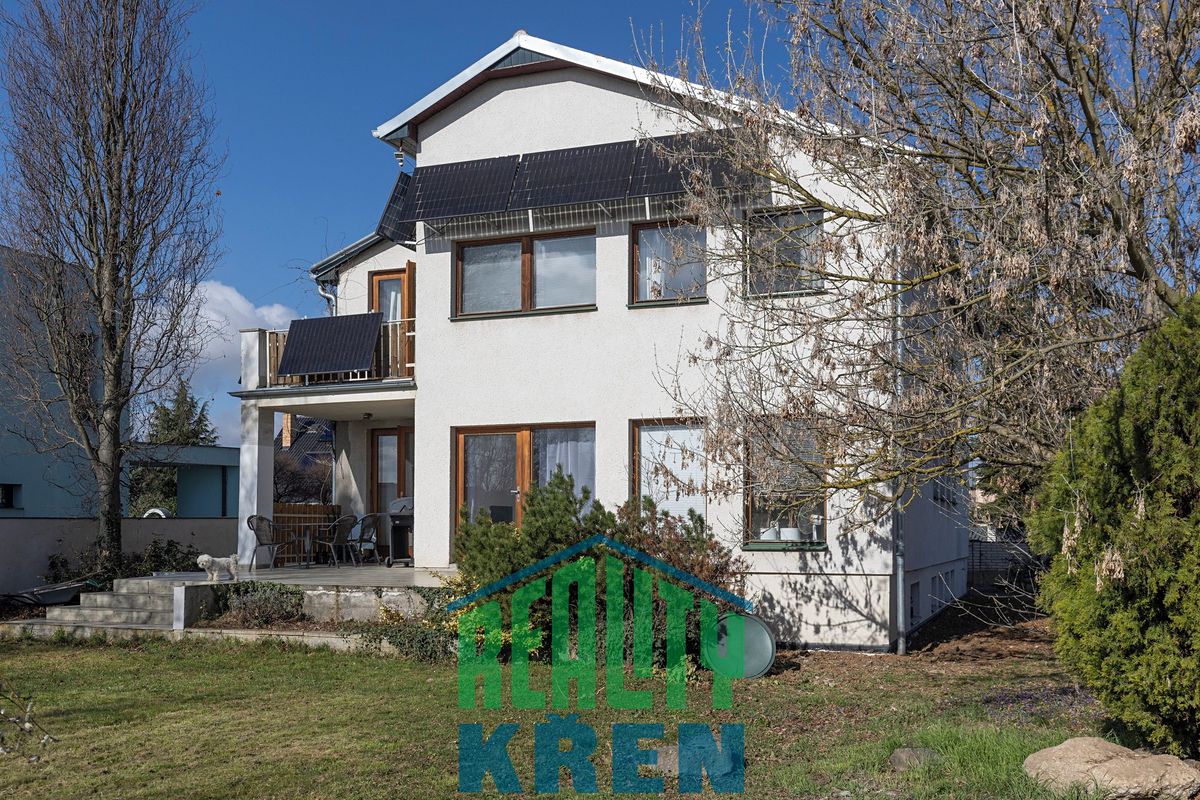 Prodej rodinného domu 246 m², pozemek 800 m²