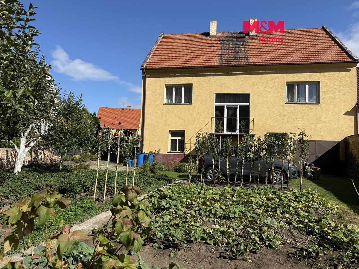 Prodej rodinného domu 250 m², pozemek 530 m²