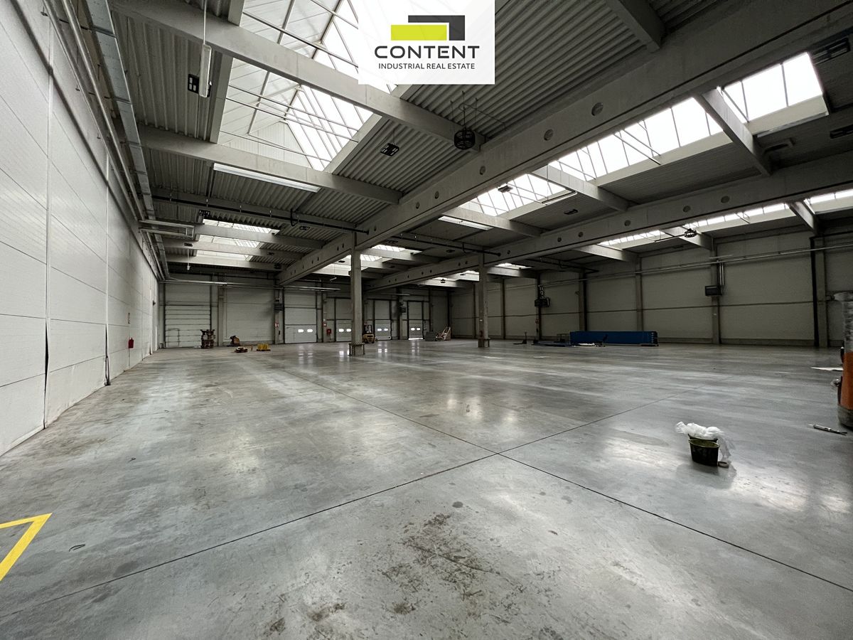 Pronájem skladového prostoru 900 m² – fotografie 3