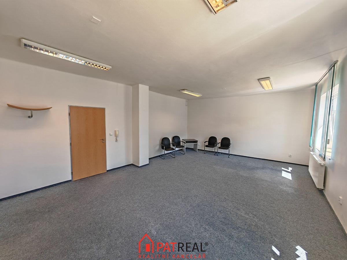 Pronájem kanceláře 57 m² – fotografie 4