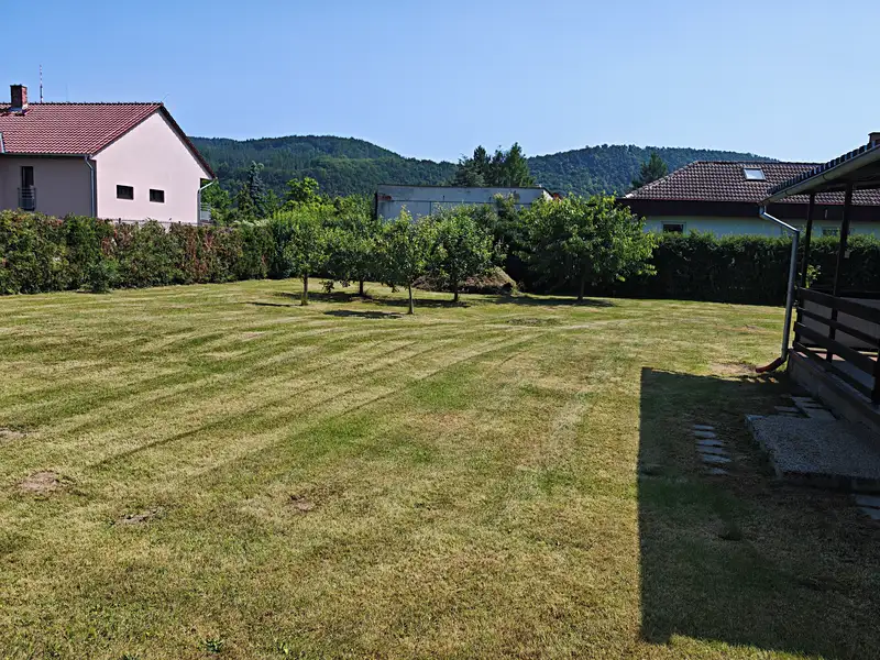 Prodej stavebního pozemku 1047 m², Černošice – náhled fotky 3