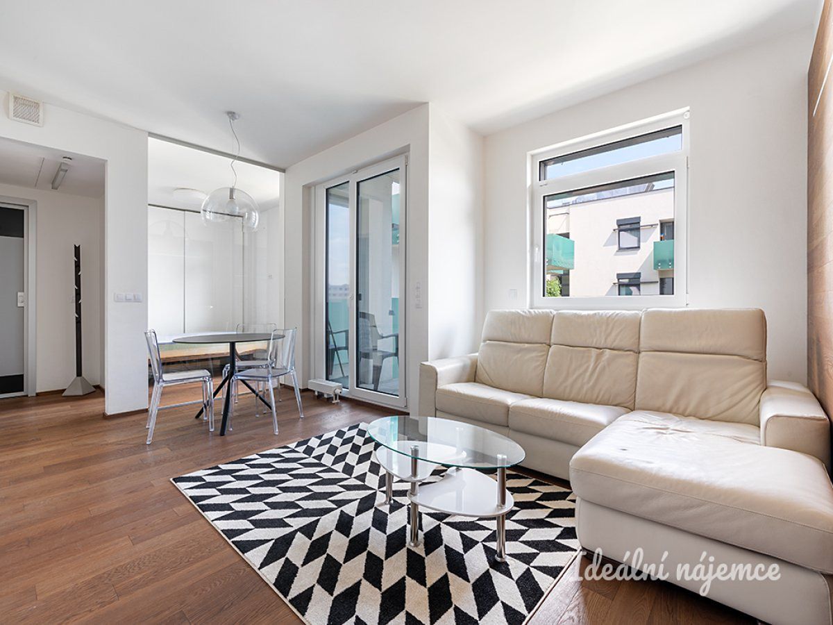 Pronájem bytu 2+kk 43 m²
