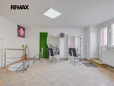 Pronájem komerčního prostoru, 151 m² (2 z 19)