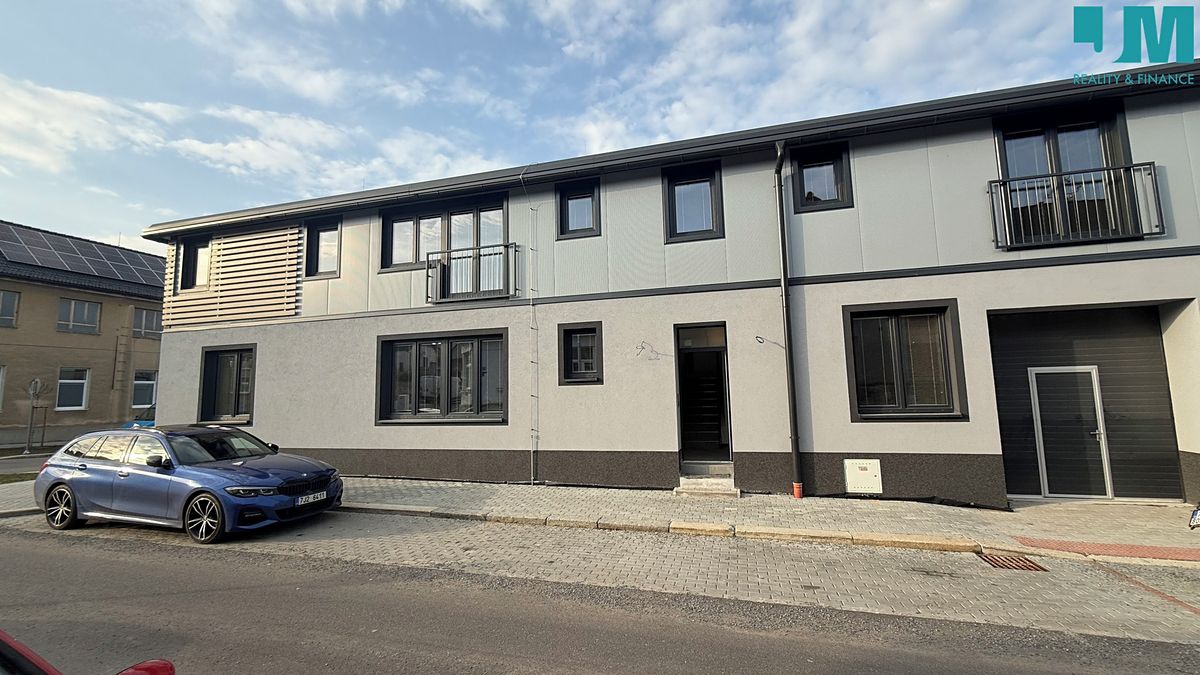 Pronájem bytu 3+kk 68 m² – fotografie 2