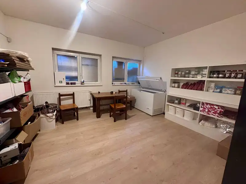 Pronájem výrobní haly, prostoru 150 m², Beroun – náhled fotky 2