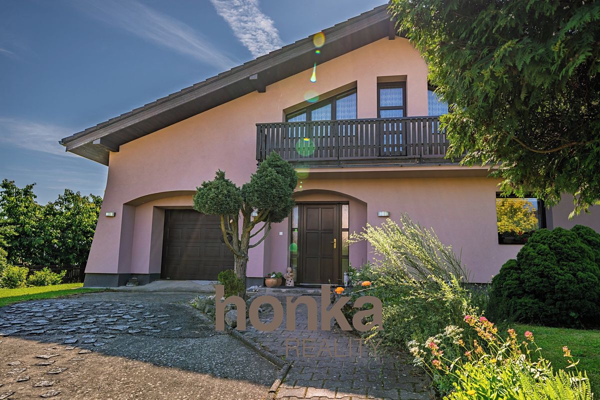 Prodej rodinného domu 189 m², pozemek 1060 m²