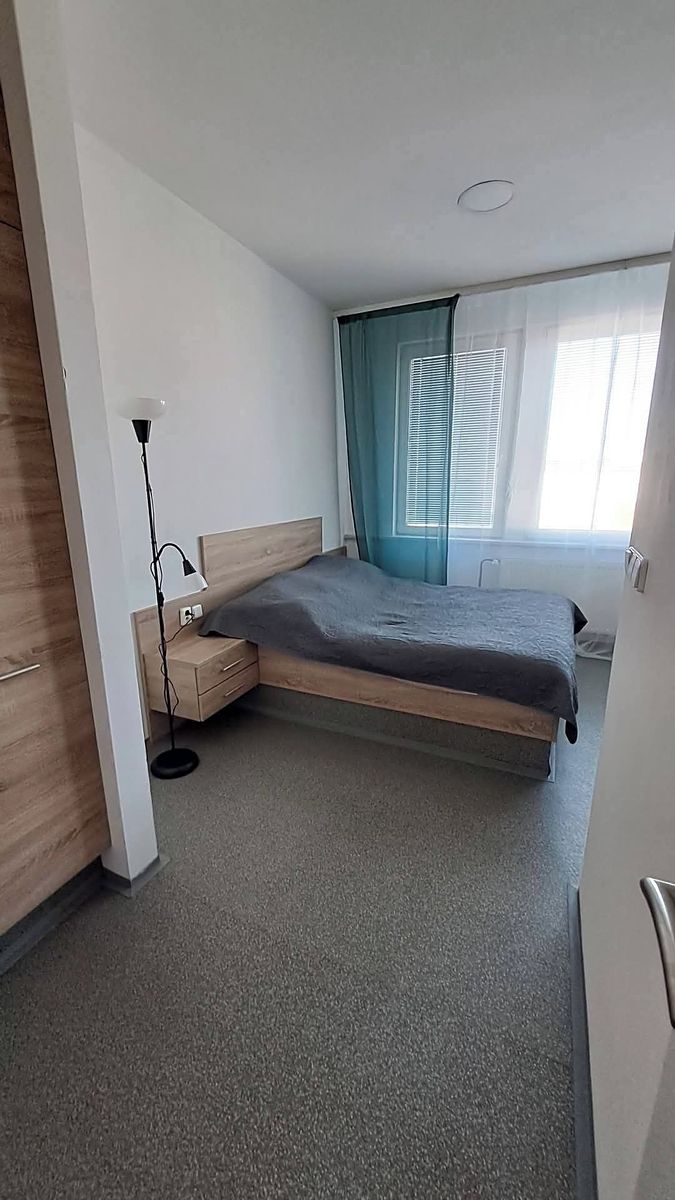 Pronájem bytu 1+kk 35 m² – fotografie 2