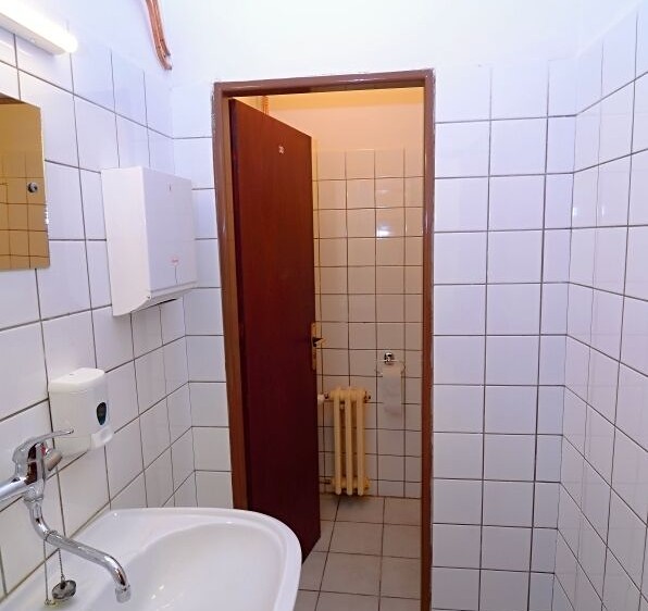 Комерційне приміщення в оренду, 66 м² (9 з 12)