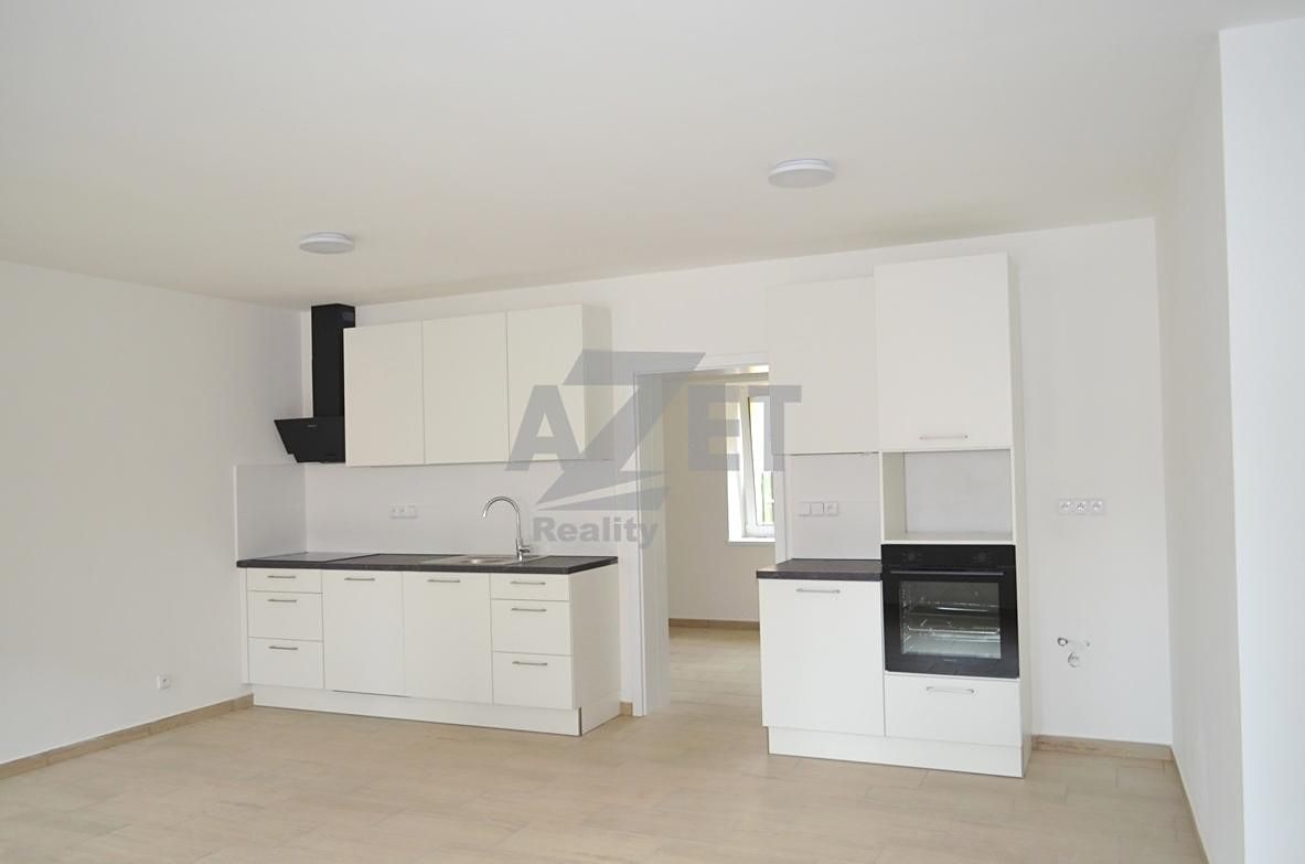 Prodej rodinného domu 150 m², pozemek 548 m² – fotografie 2