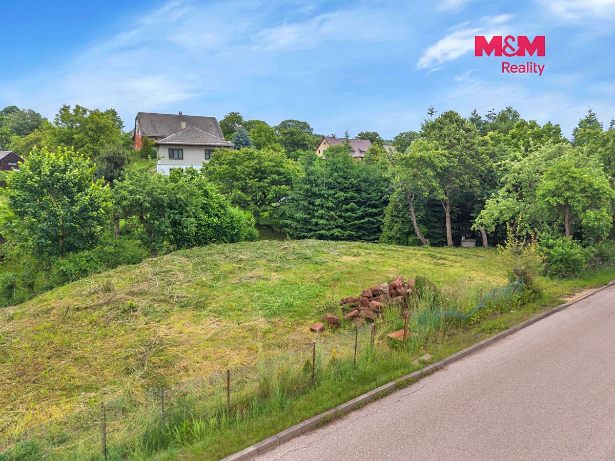 Prodej stavebního pozemku 928 m² – fotografie 2