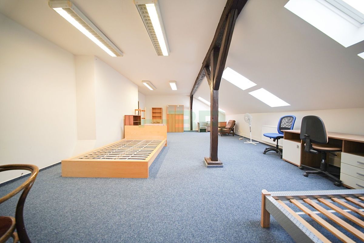 Pronájem bytu pokoje 49 m² – fotografie 2