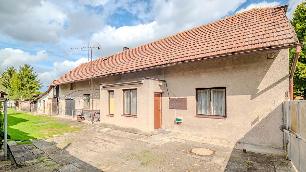 Prodej rodinného domu 74 m², pozemek 946 m² – fotografie 2