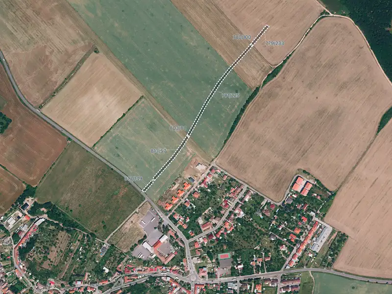 Prodej pole 6328 m², Kuchařovice – náhled fotky 2