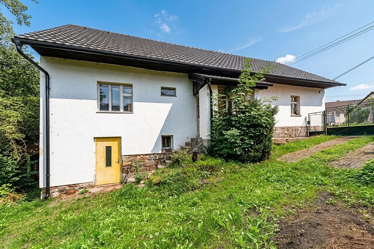 Prodej rodinného domu 164 m², pozemek 1224 m² – fotografie 2