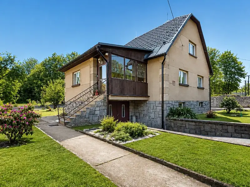 Prodej rodinného domu 177 m², pozemek 1568 m², Žulová – náhled fotky 1