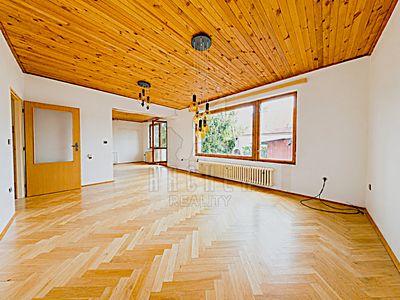 Prodej rodinného domu 200 m², pozemek 877 m²