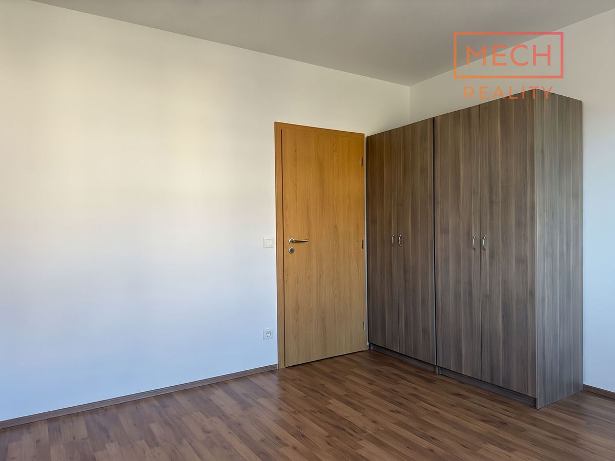 Pronájem bytu 2+kk 61 m² – fotografie 4