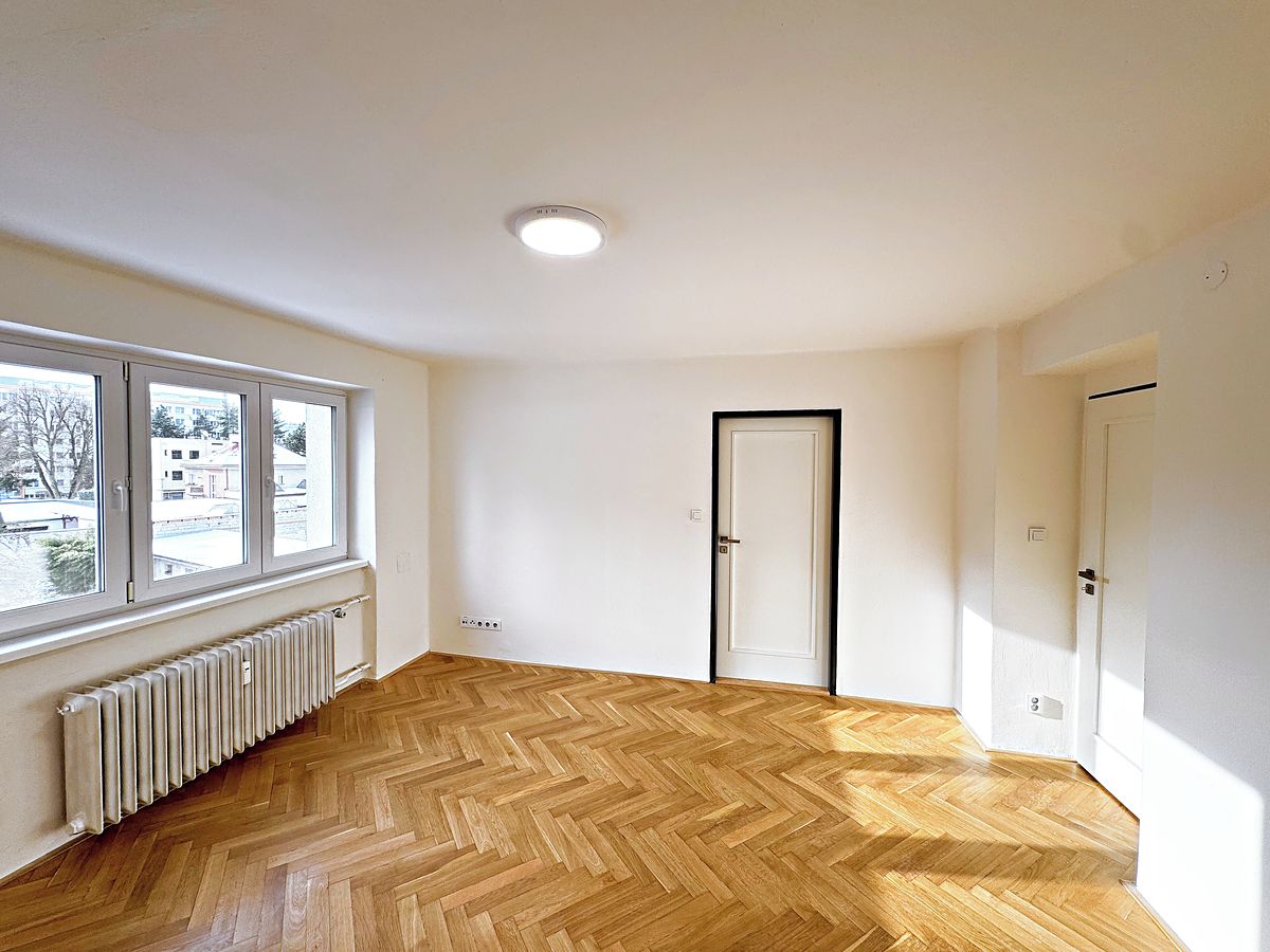 Pronájem bytu 2+1 61 m² – fotografie 4
