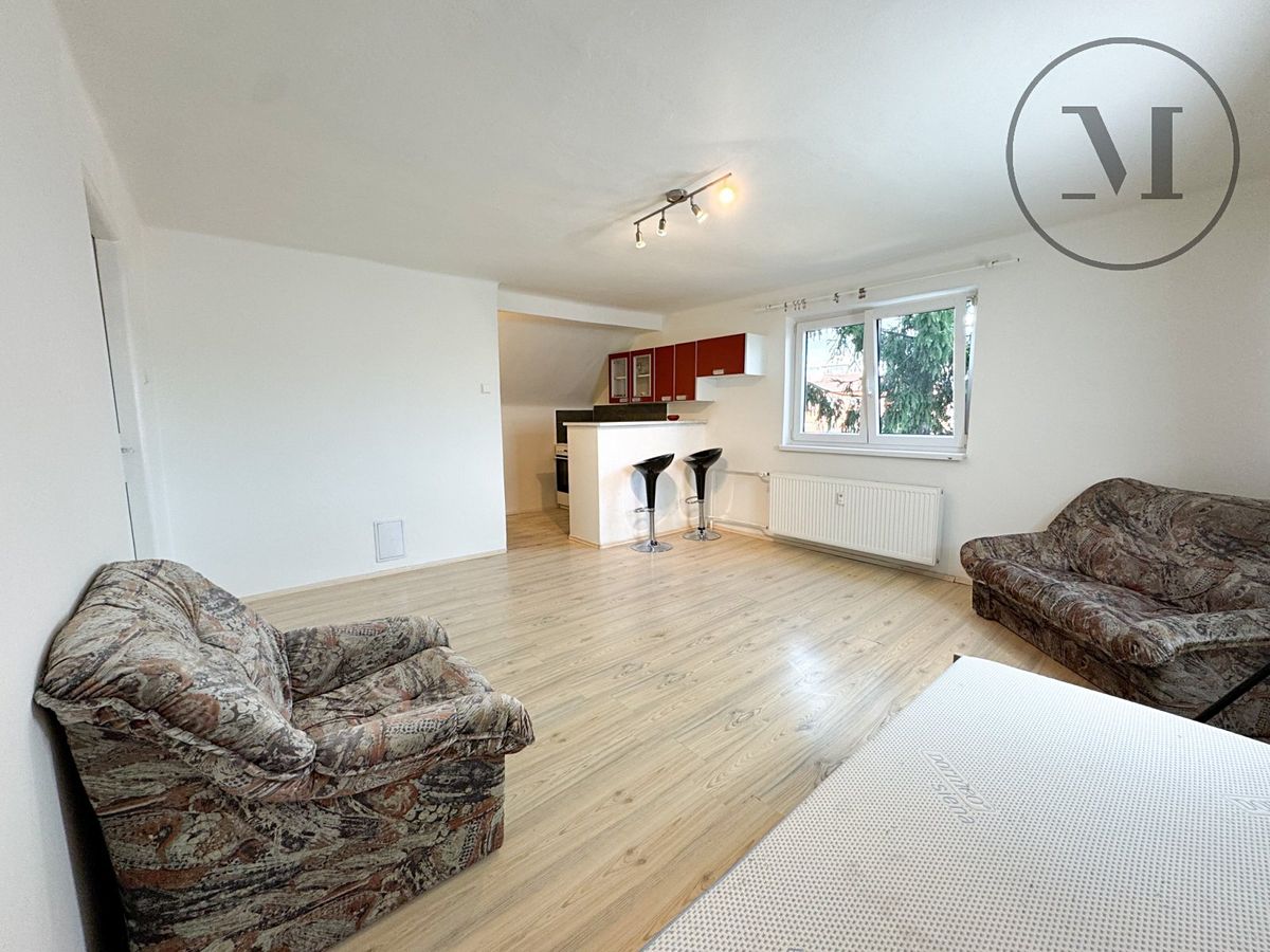 Pronájem bytu 1+kk 32 m² – fotografie 2