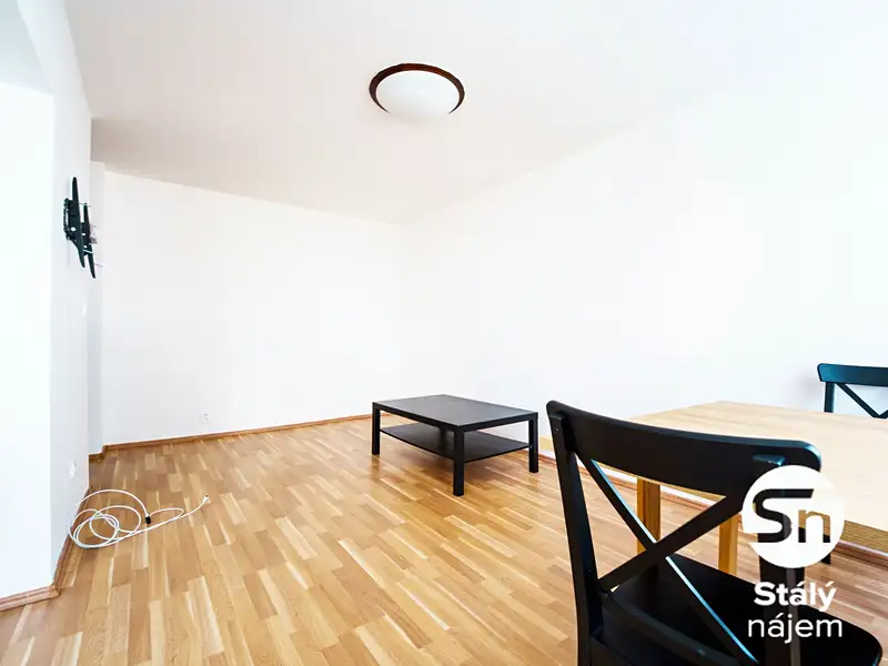 Pronájem bytu 3+kk 68 m², Milovice – náhled fotky 1