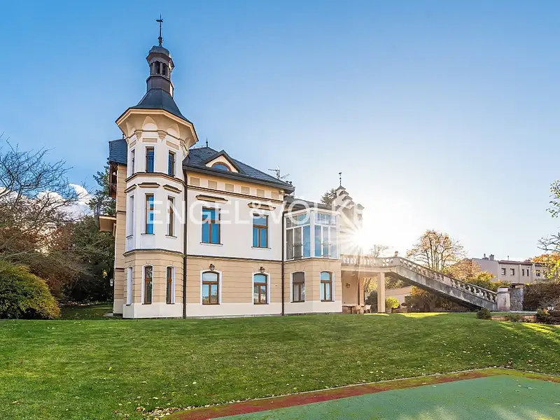 Prodej rodinného domu 581 m², pozemek 2105 m², Dobřichovice – náhled fotky 2