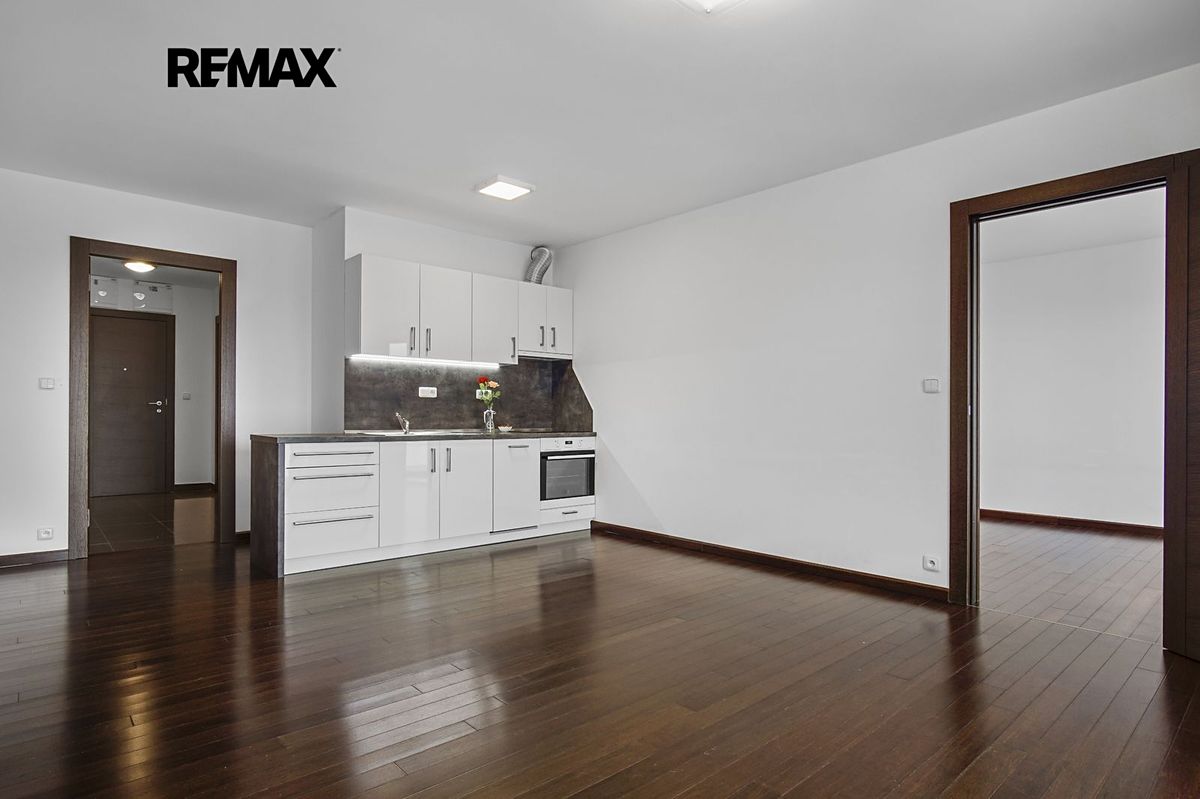 Pronájem bytu 2+kk 69 m² – fotografie 2