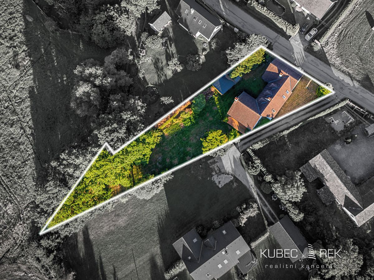 Prodej rodinného domu 300 m², pozemek 1505 m² – fotografie 3